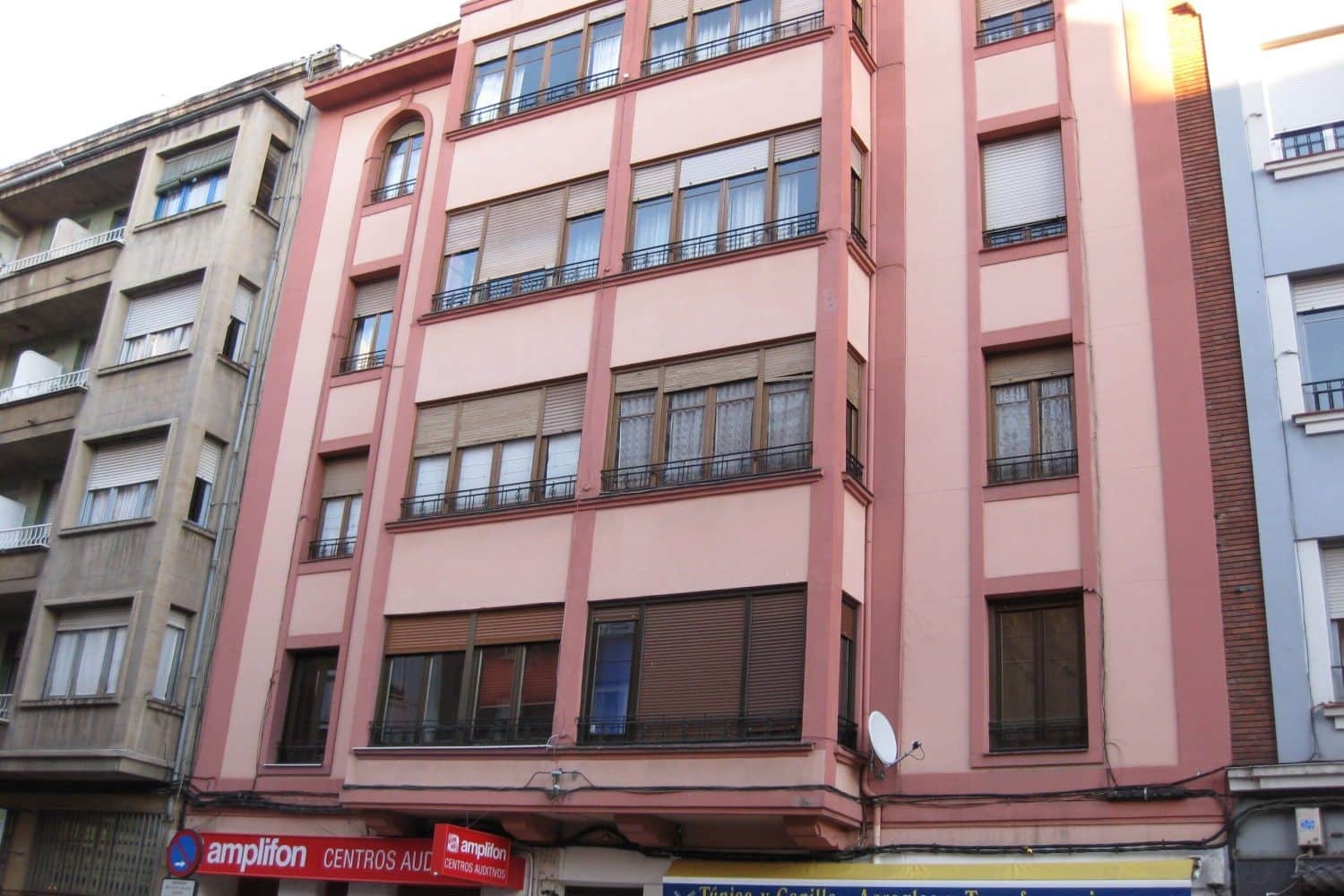 fachada del edificio villabenavente en León